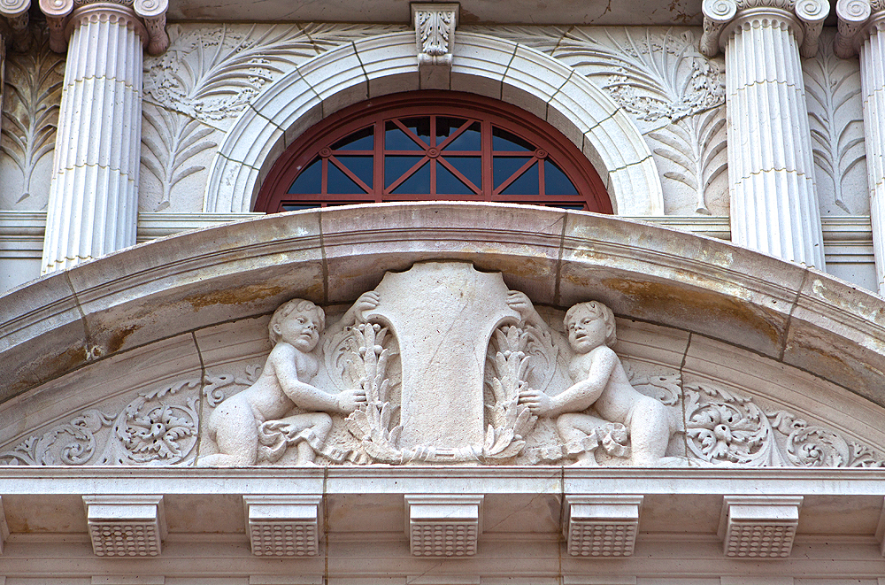 Details above the western entrance - they don't build them like this anymore