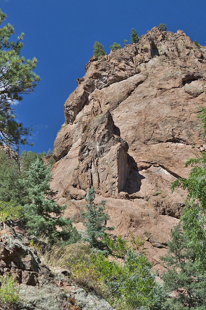 Box canyon walls - a lot of weathered granite