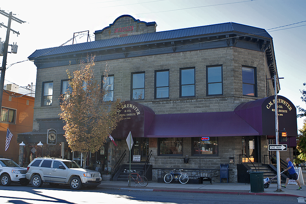 Limestone building; sorta interesting