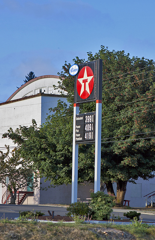 September 2014 - also, old Texaco sign